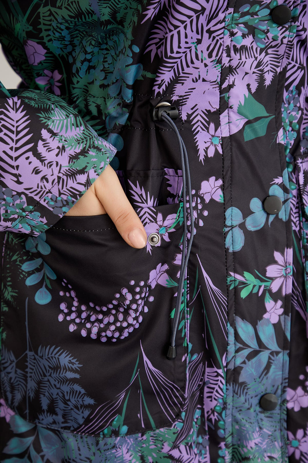 Proljetni dugi kaput s podstavom i kapuljačom