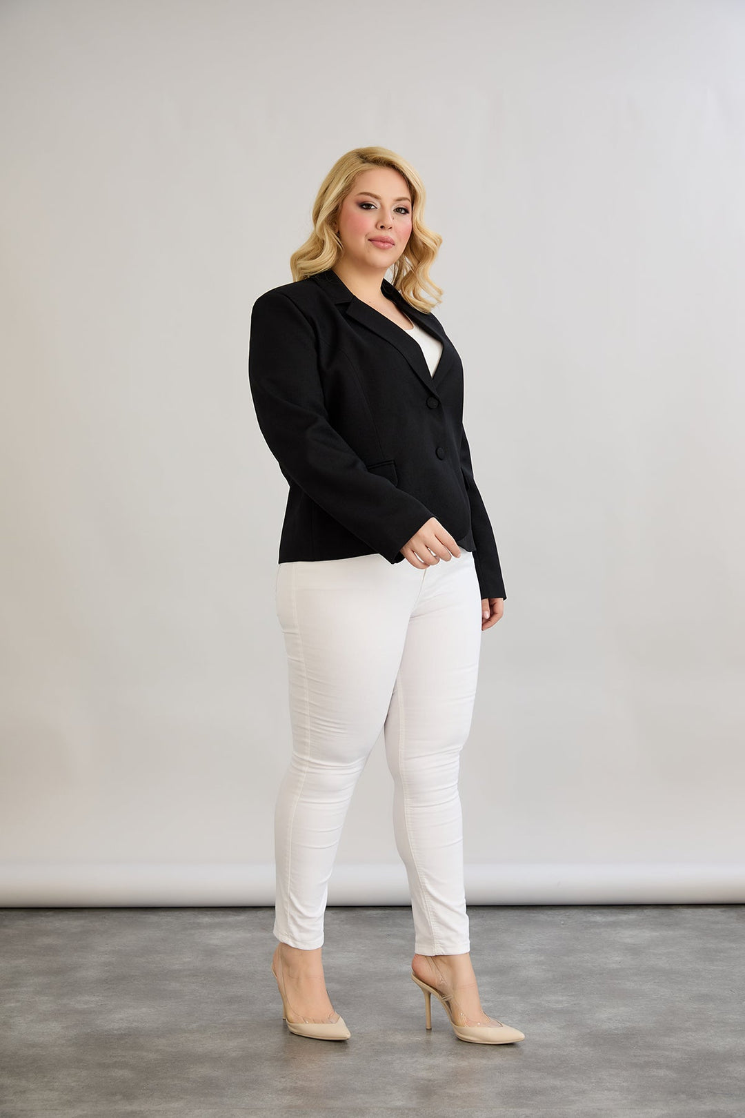 Kratak pamučni sako modernog kroja Veći brojevi - Crna