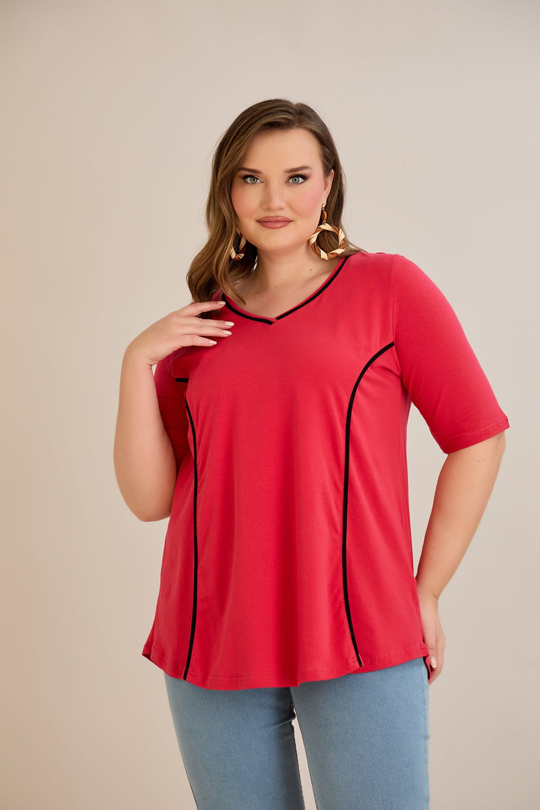 Pamučna bluza A-kroja s kontrastnim detaljima i kratkim rukavima –
 koraljna.
