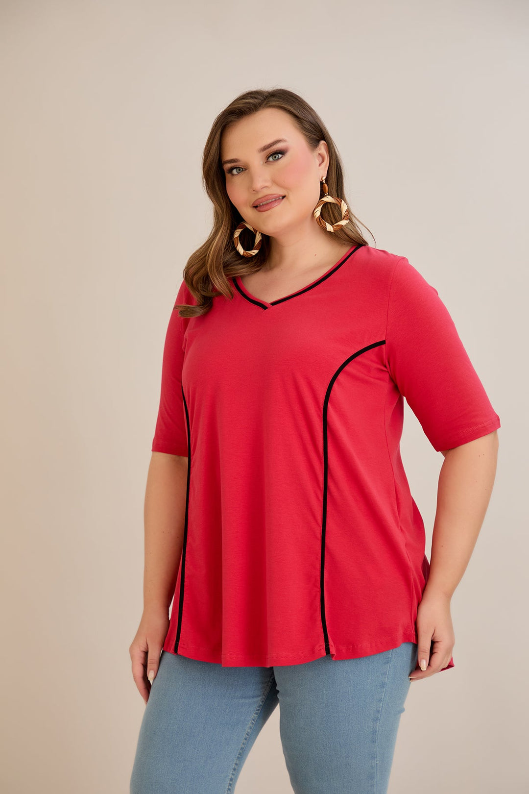 Pamučna bluza A-kroja s kontrastnim detaljima i kratkim rukavima –
 koraljna.