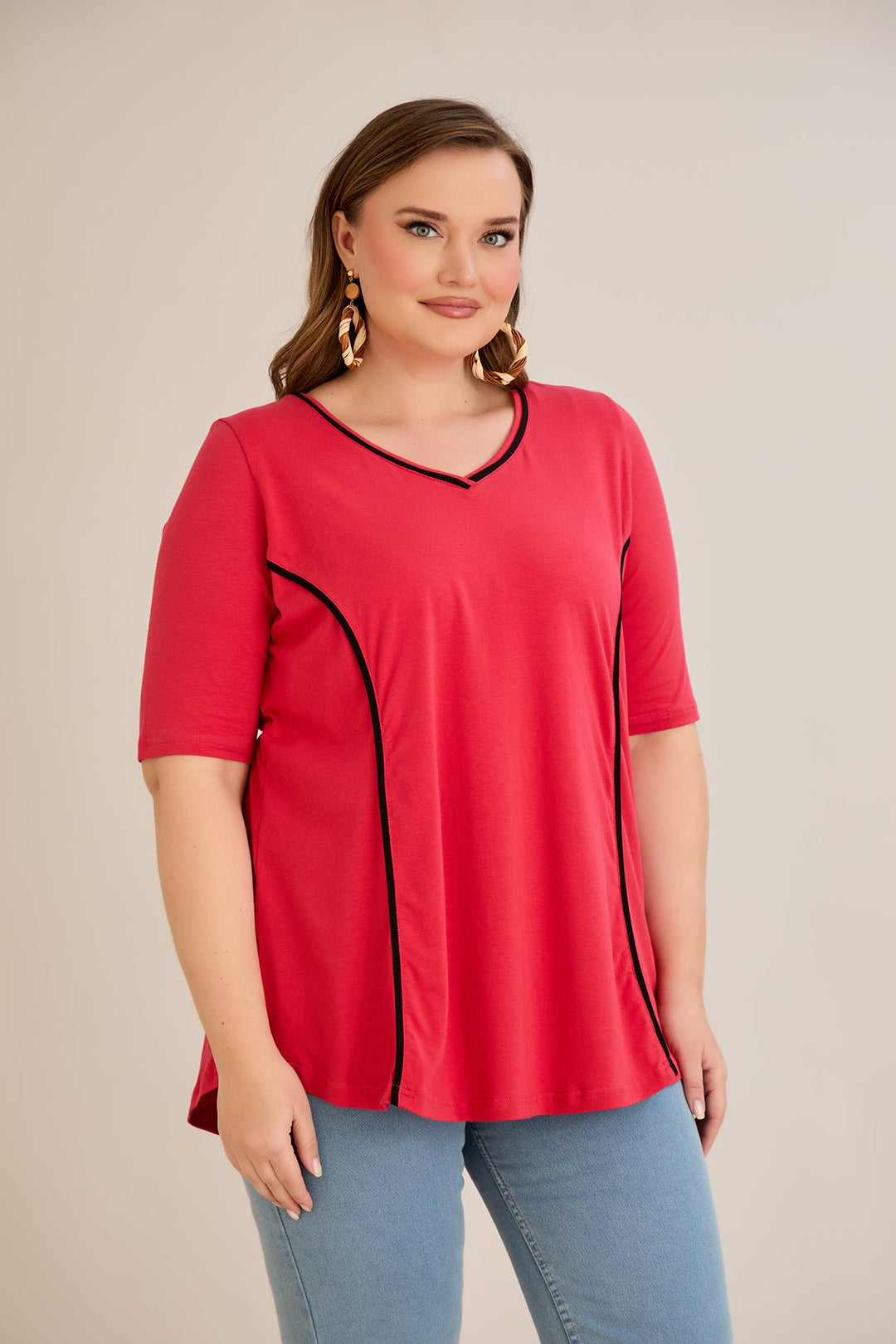 Pamučna bluza A-kroja s kontrastnim detaljima i kratkim rukavima –
 koraljna.