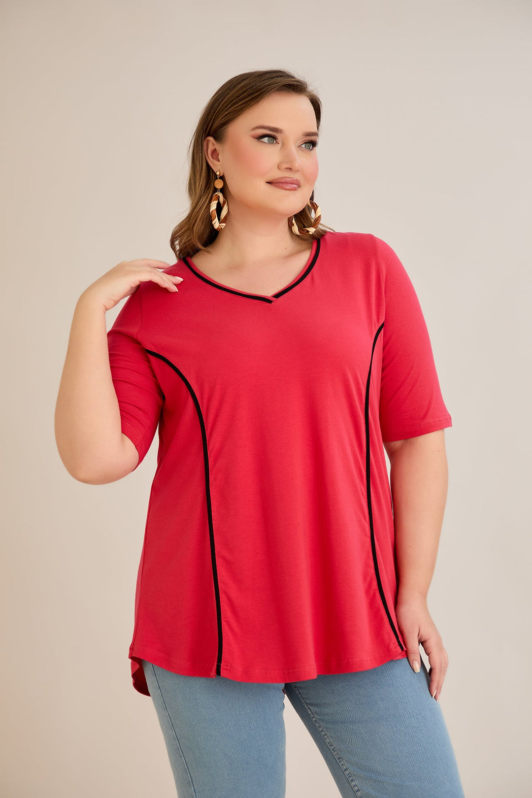 Pamučna bluza A-kroja s kontrastnim detaljima i kratkim rukavima –
 koraljna.