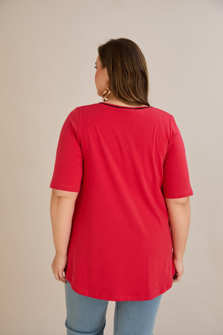 Pamučna bluza A-kroja s kontrastnim detaljima i kratkim rukavima –
 koraljna.