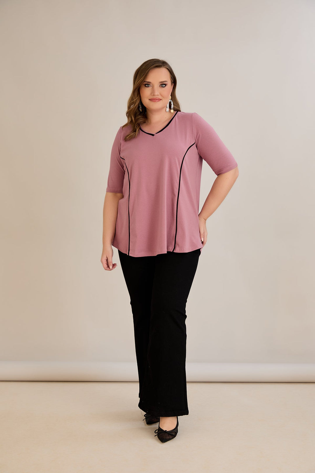 Pamukasta bluzica s kratkim rukavima, A-linije s kontrastnim obrubima - ružina pepeo.