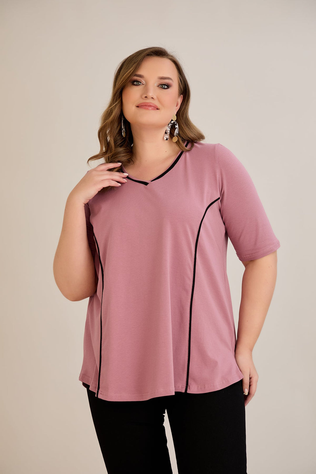 Pamukasta bluzica s kratkim rukavima, A-linije s kontrastnim obrubima - ružina pepeo.