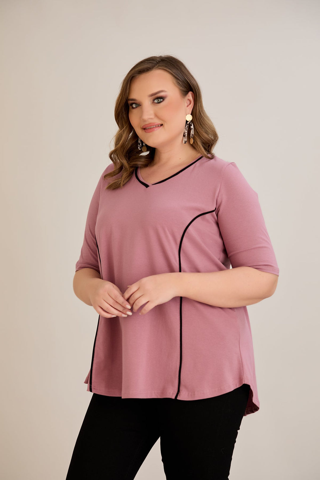Pamukasta bluzica s kratkim rukavima, A-linije s kontrastnim obrubima - ružina pepeo.
