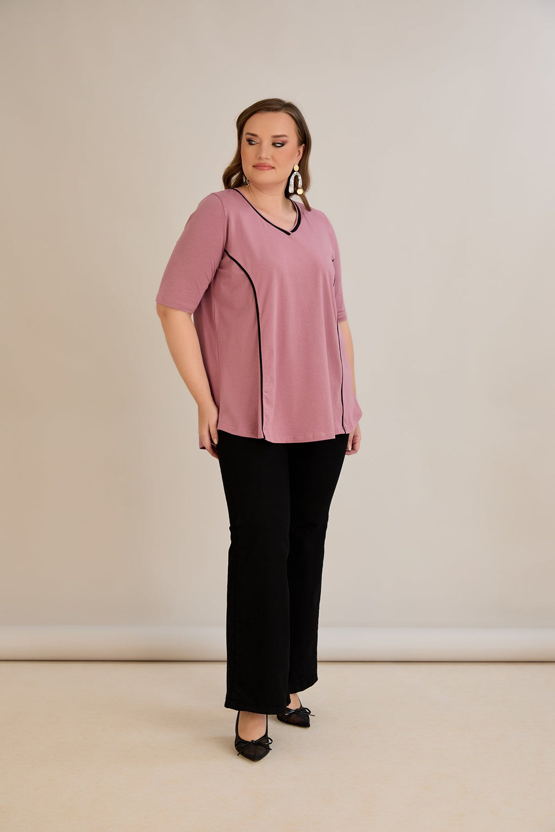 Pamukasta bluzica s kratkim rukavima, A-linije s kontrastnim obrubima - ružina pepeo.
