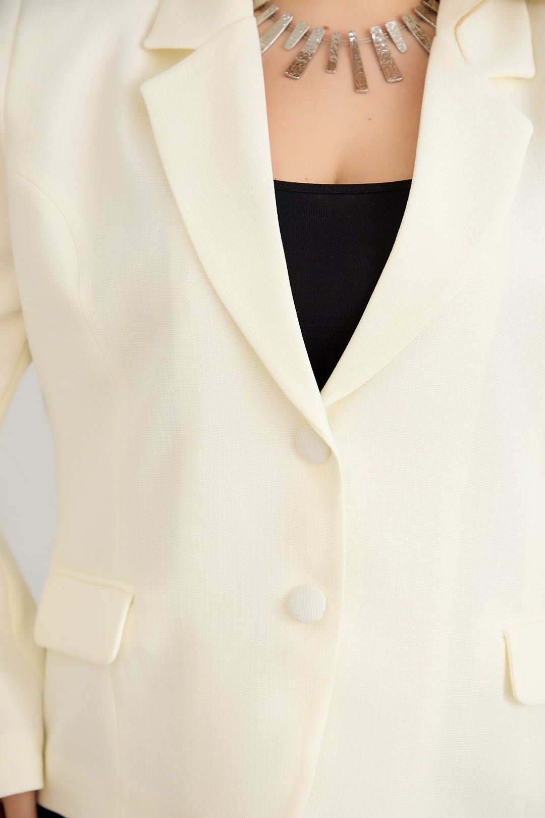 Kratak pamučni sako modernog kroja Veći brojevi- šampanjac