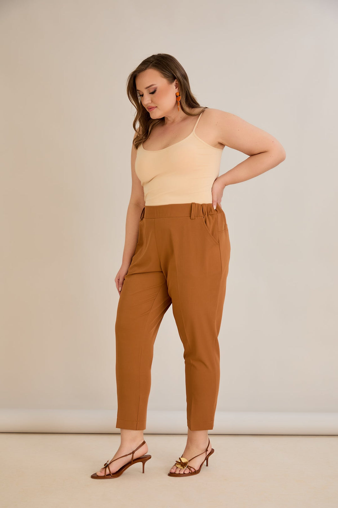 Ljetne elastične hlače - karamel
