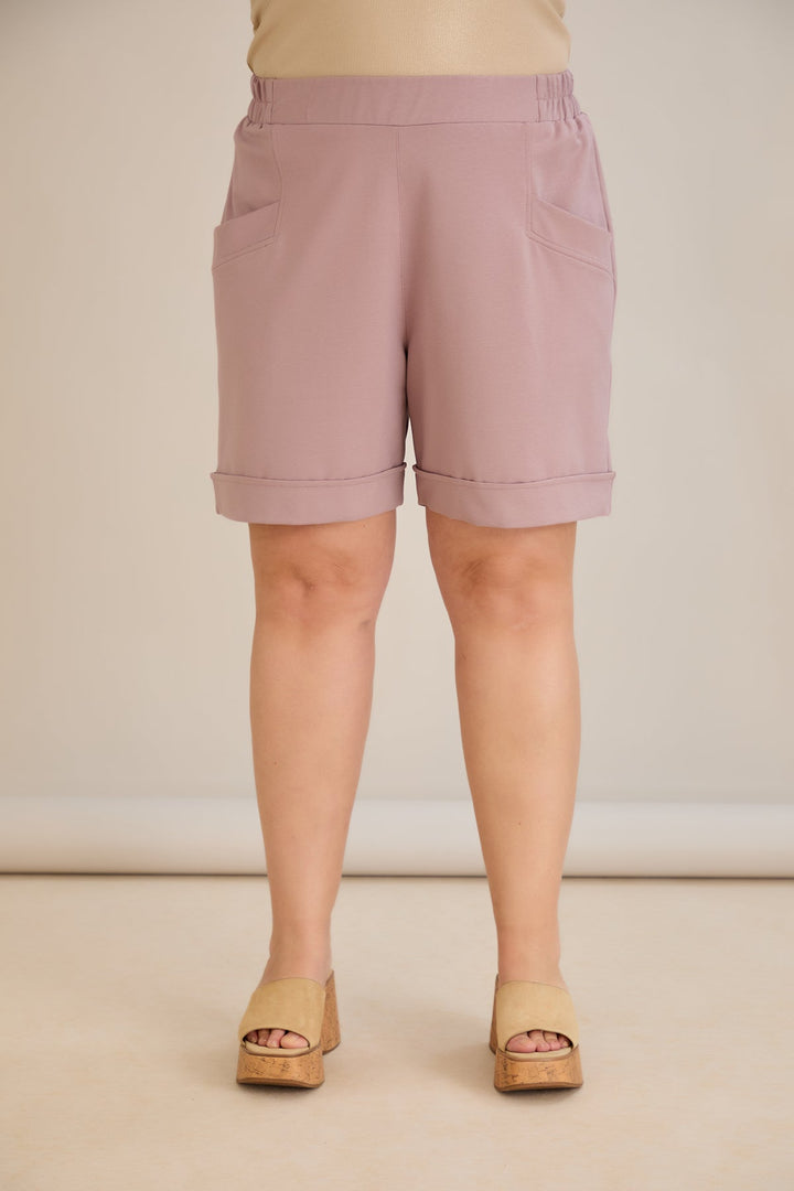 Kratke hlače dostupne u pet boja - mliječna ružičasta.