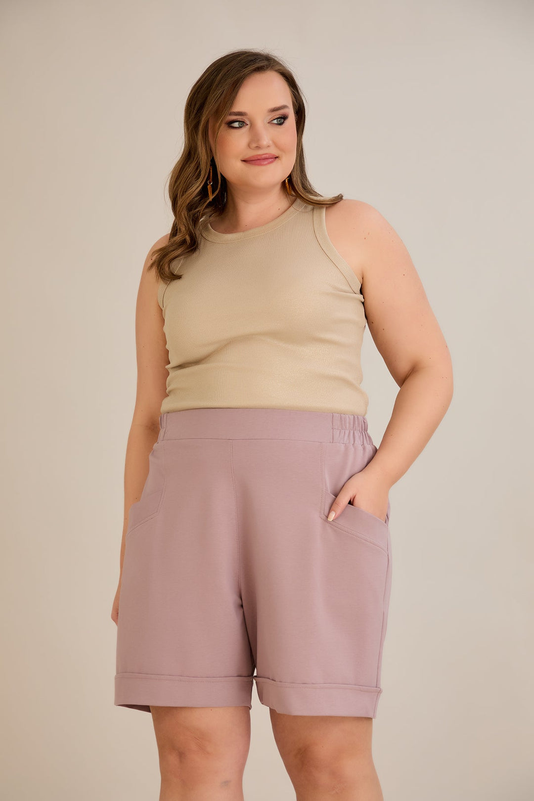 Kratke hlače dostupne u pet boja - mliječna ružičasta.