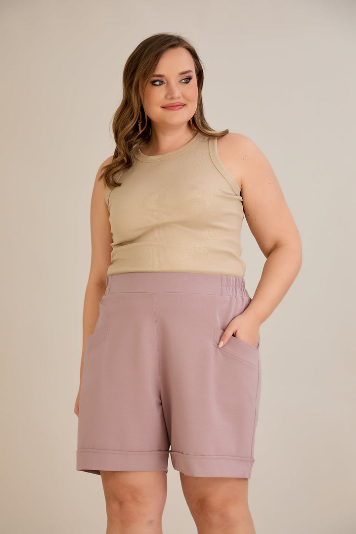 Kratke hlače dostupne u pet boja - mliječna ružičasta.