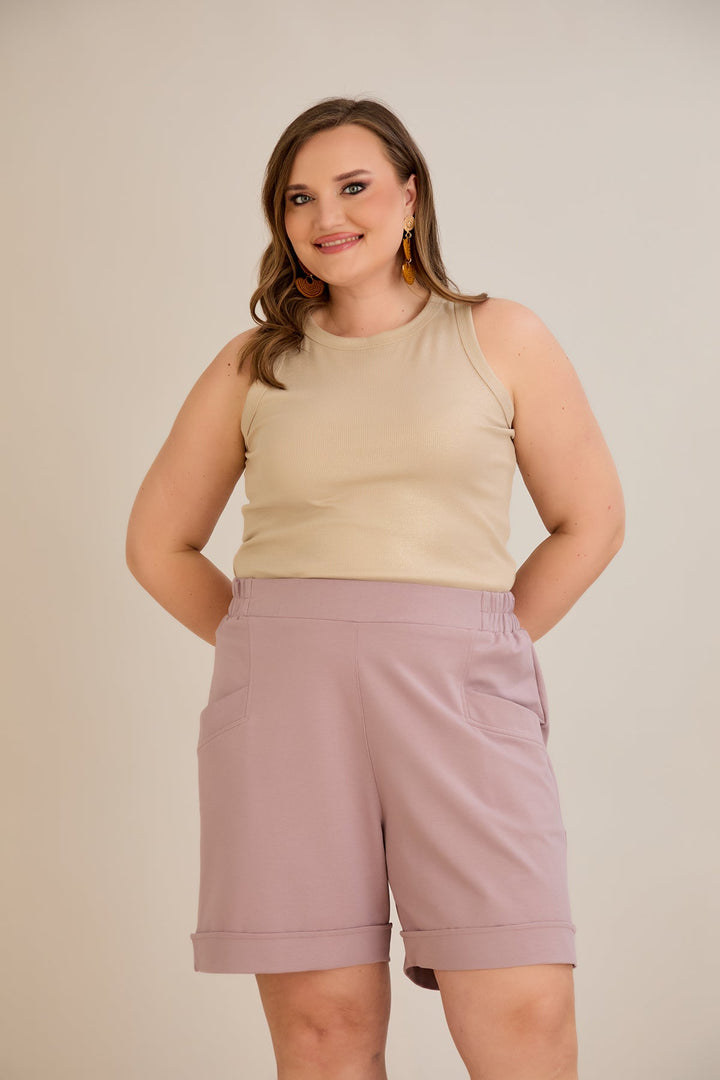 Kratke hlače dostupne u pet boja - mliječna ružičasta.