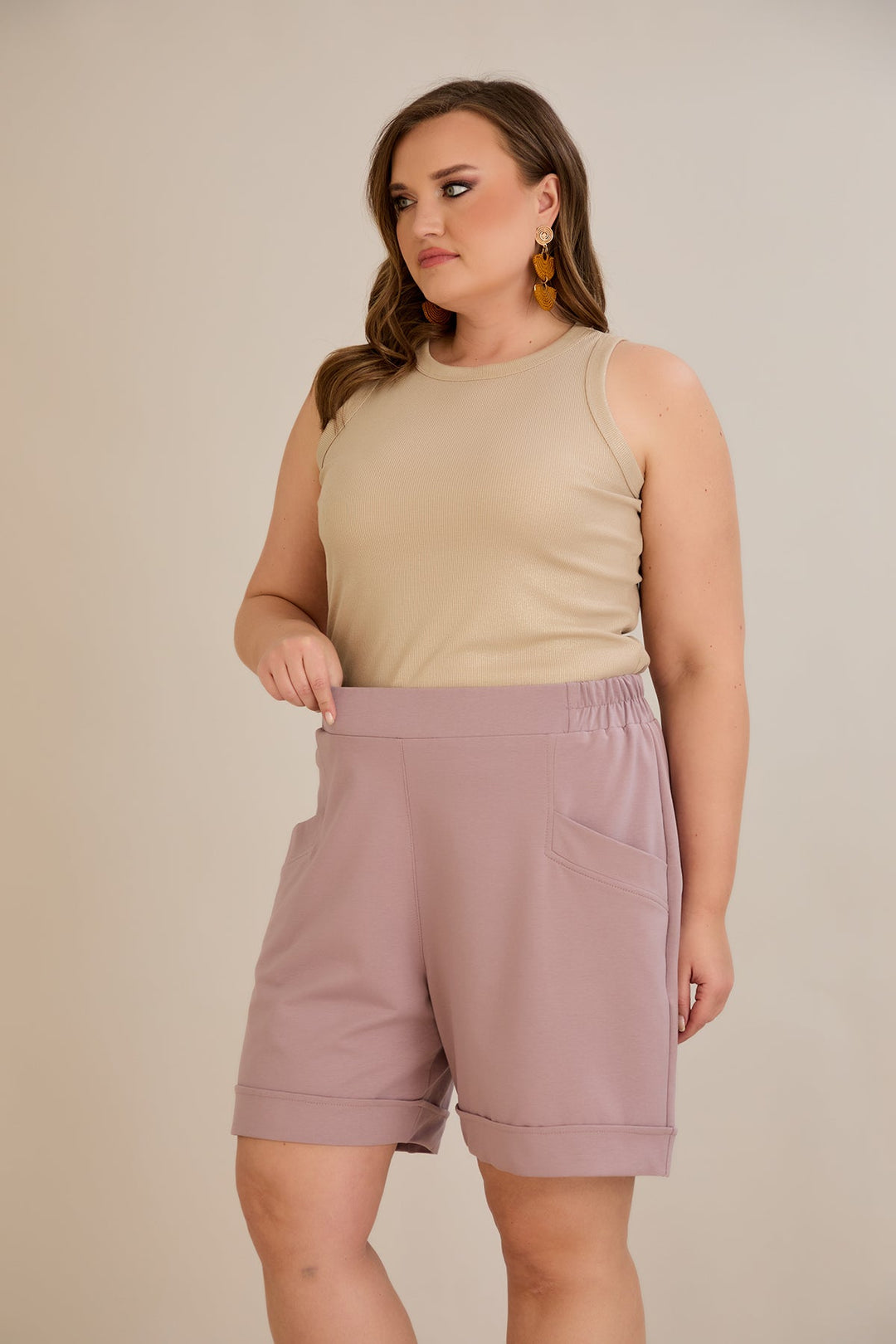 Kratke hlače dostupne u pet boja - mliječna ružičasta.