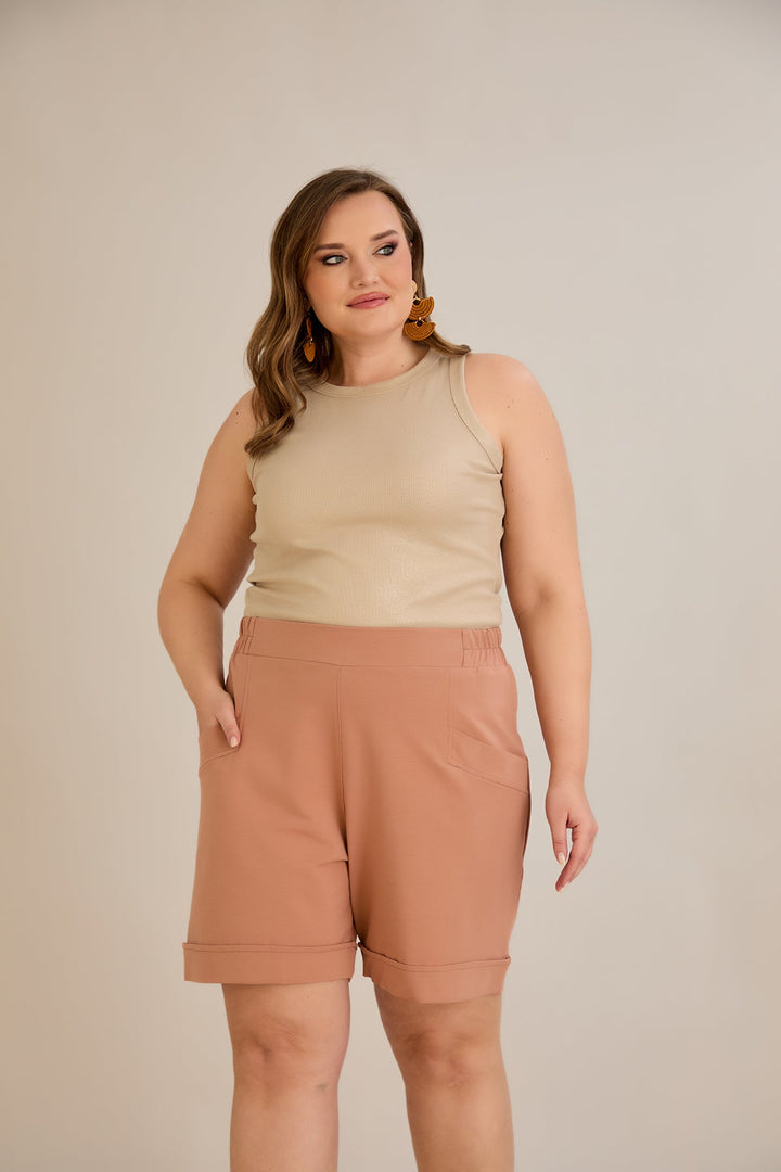 Kratke hlače dostupne u pet boja - moka.