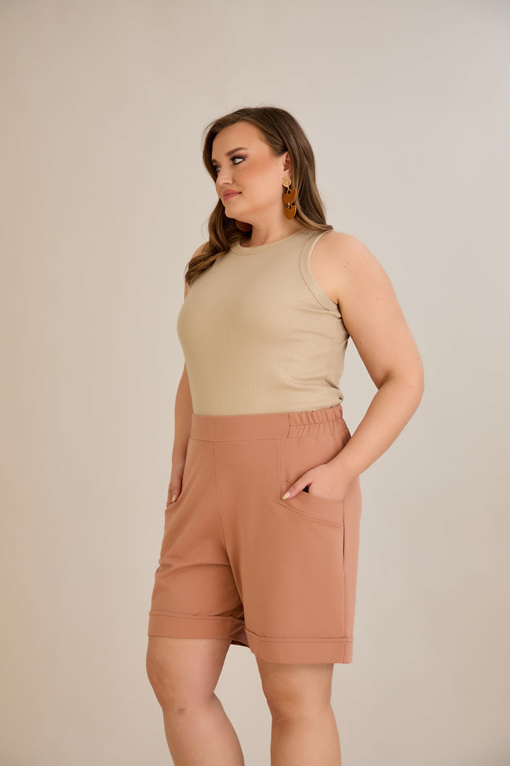 Kratke hlače dostupne u pet boja - moka.