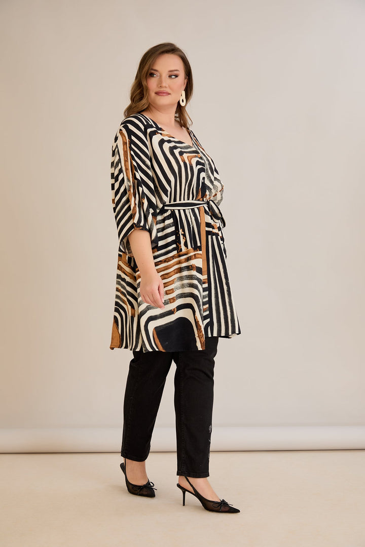 Tunika od viskoze s remenom i modernim printom - 10835