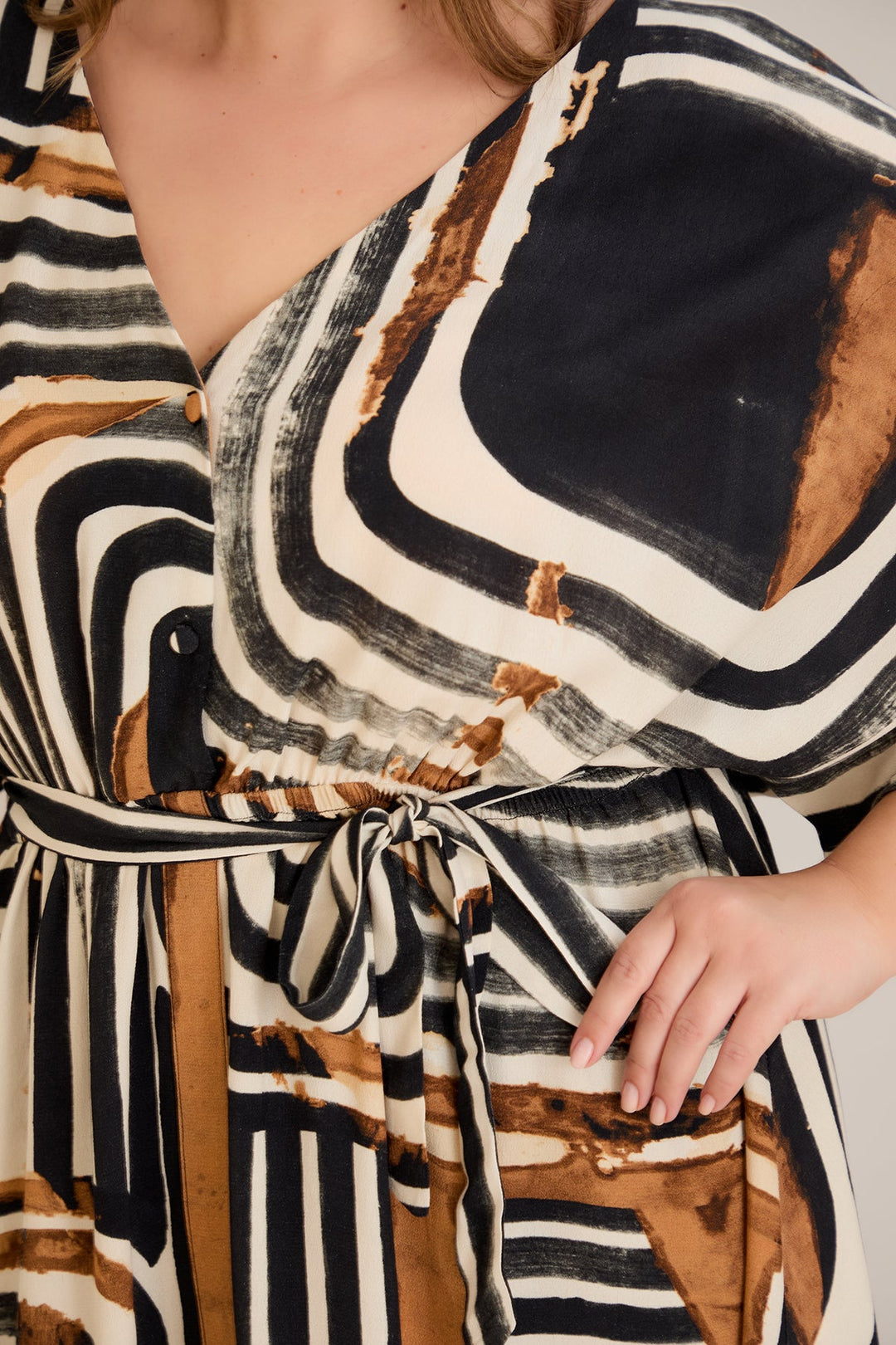 Tunika od viskoze s remenom i modernim printom - 10835