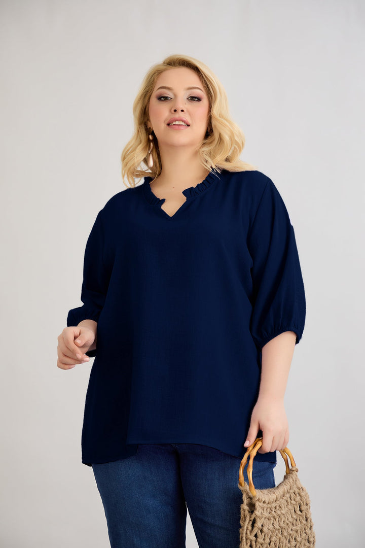 Bluzica s volanom na izrezu i 3/4 rukavima - Tamnoplava