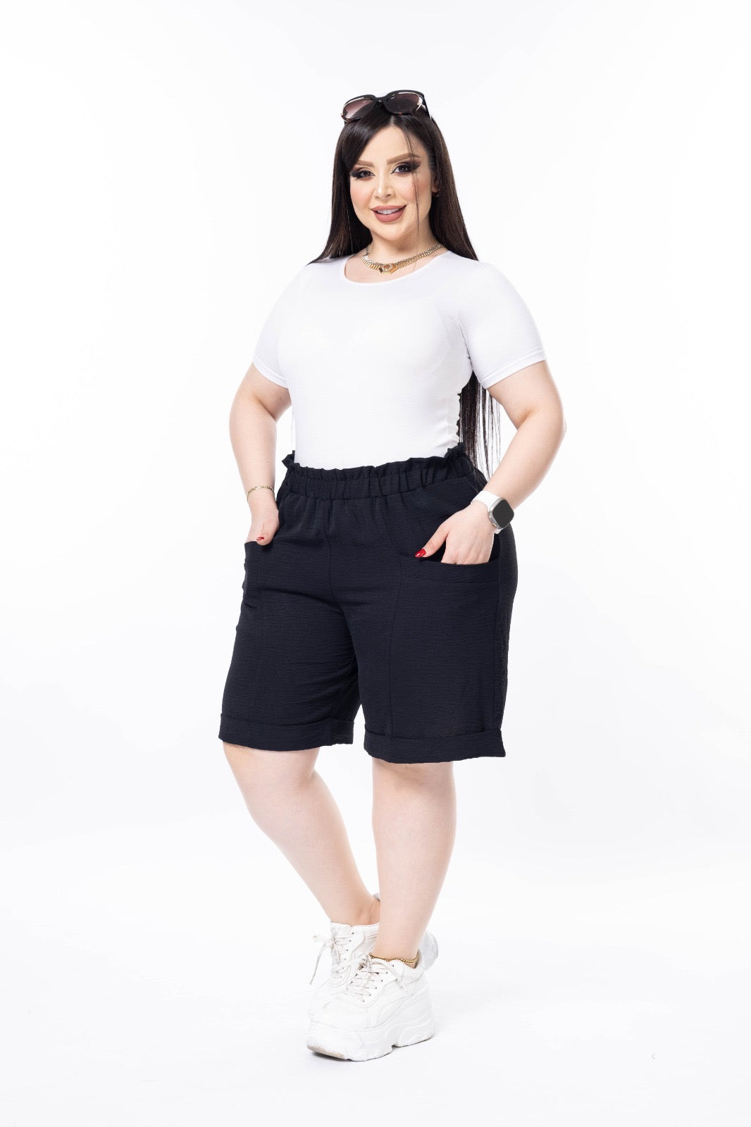 Kratke hlače s manžetom - Crna