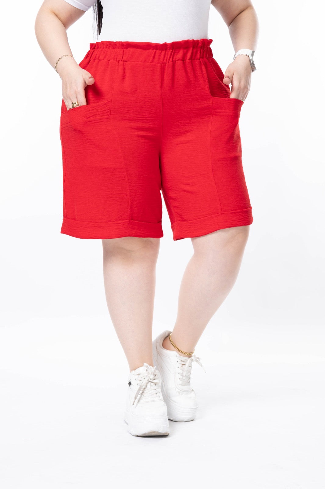 Kratke hlačice u velikim veličinama s manšetom - Crvena