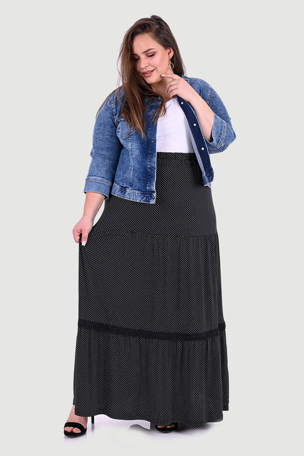 Късо дънково яке в големи размери