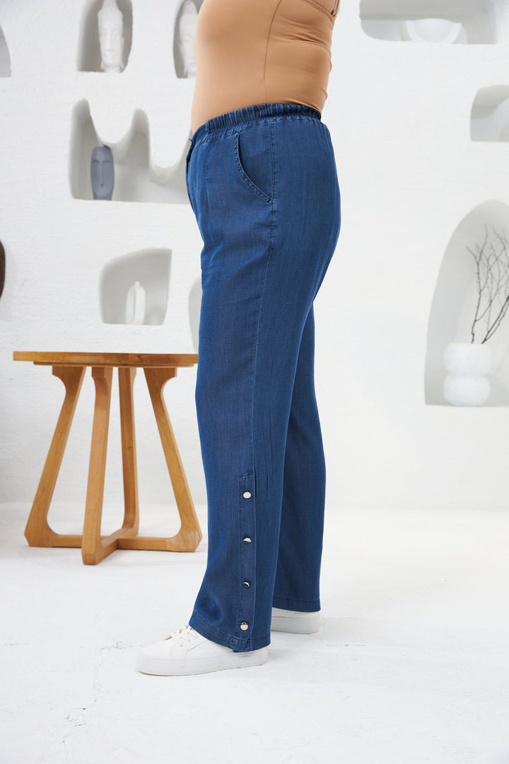 Široke traperice od tencela s dekorativnim gumbima