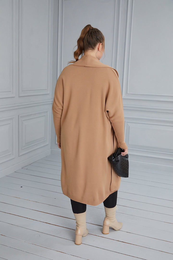 Дълга макси жилетка с прилеп ръкави - бежов