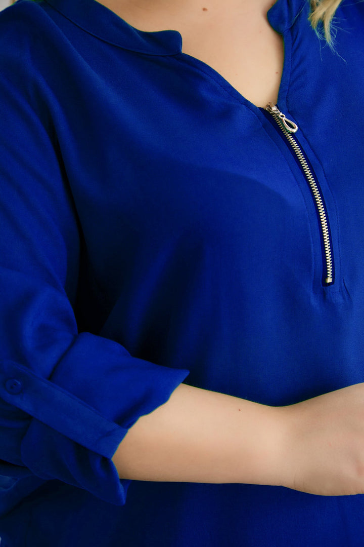 Bluza od viskoze s patentnim zatvaračem na dekolteu - kobalt.