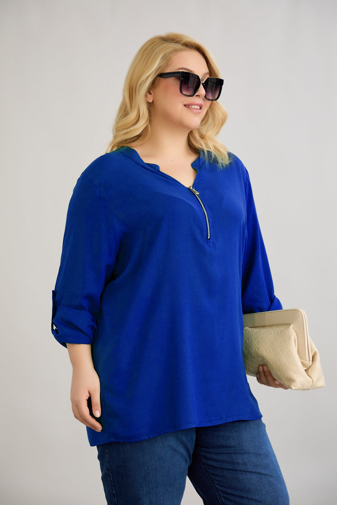 Bluza od viskoze s patentnim zatvaračem na dekolteu - kobalt.