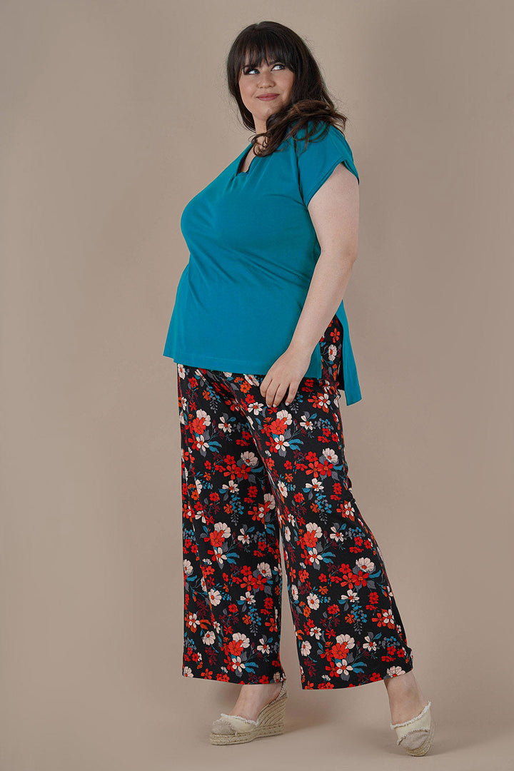 Памучен тишърт в големи размери с V-деколте и цепки в 7 цвята - син