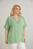 Efirska plus size tunika s boho detaljima – menta