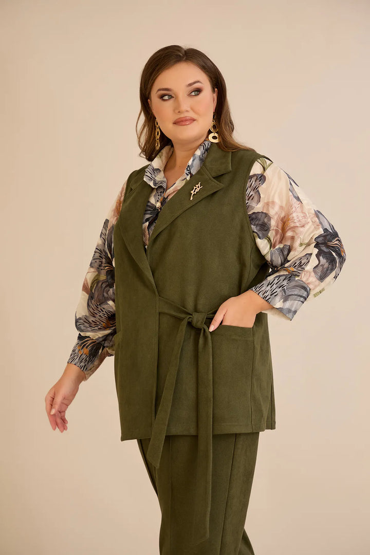 Elegantni prsluk s reverom i brošem – Kaki