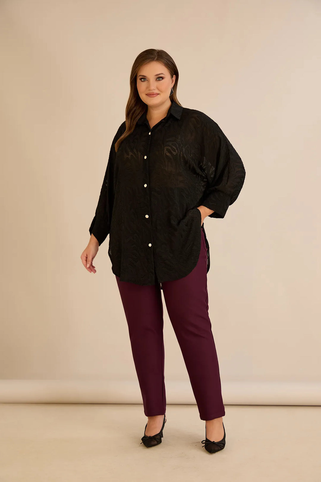 Stilska košulja s reljefnim uzorkom