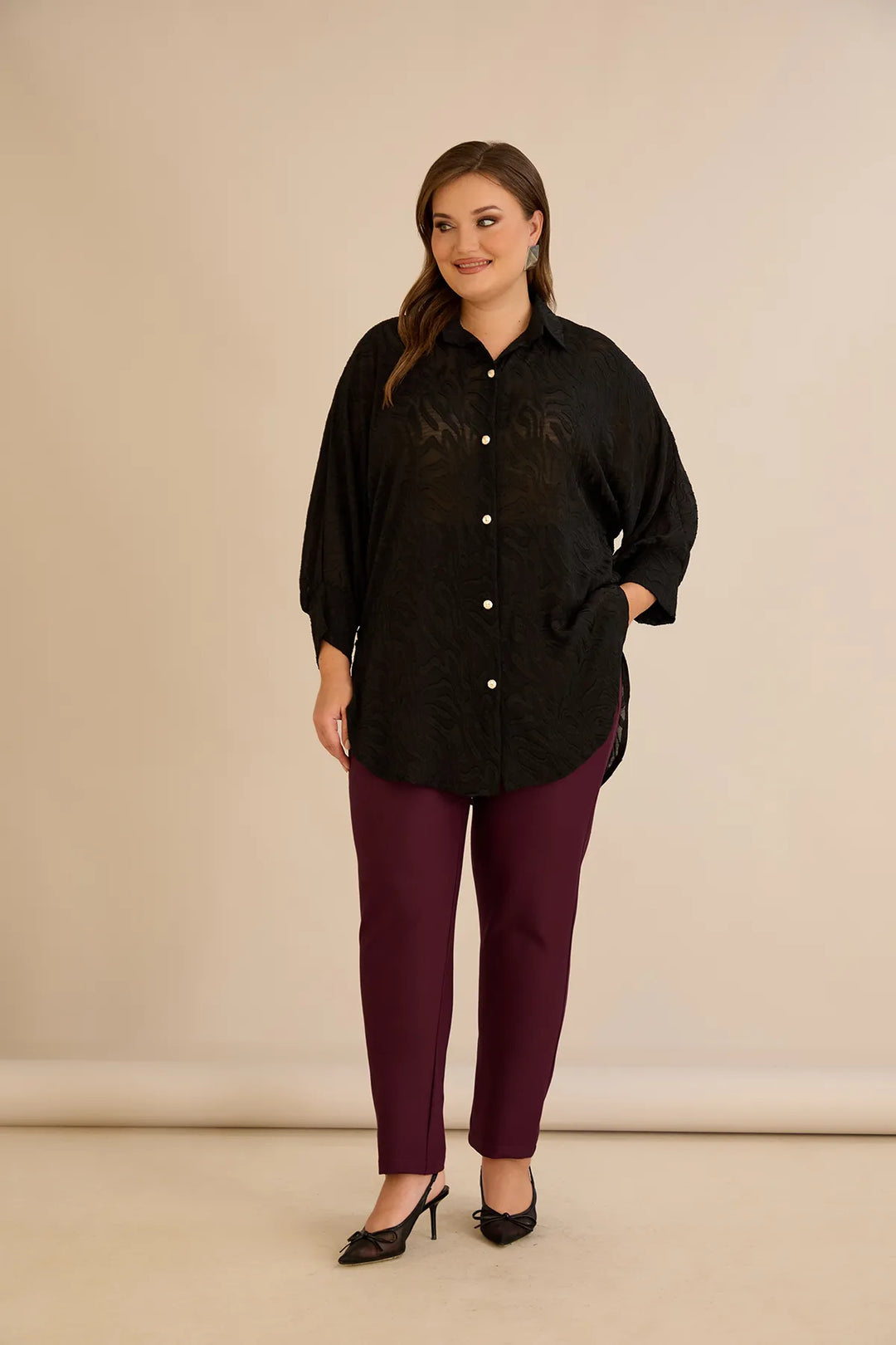 Stilska košulja s reljefnim uzorkom