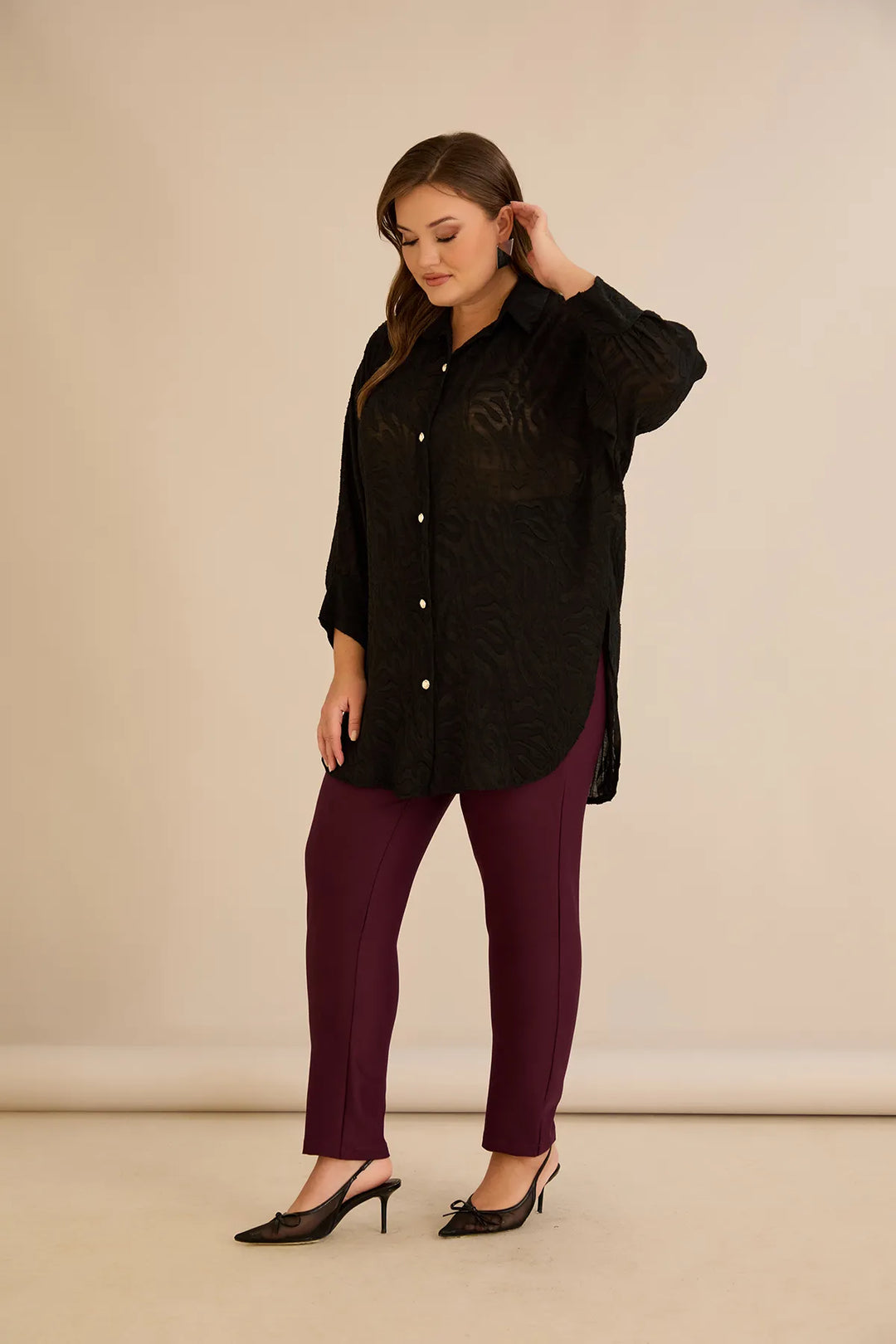 Stilska košulja s reljefnim uzorkom