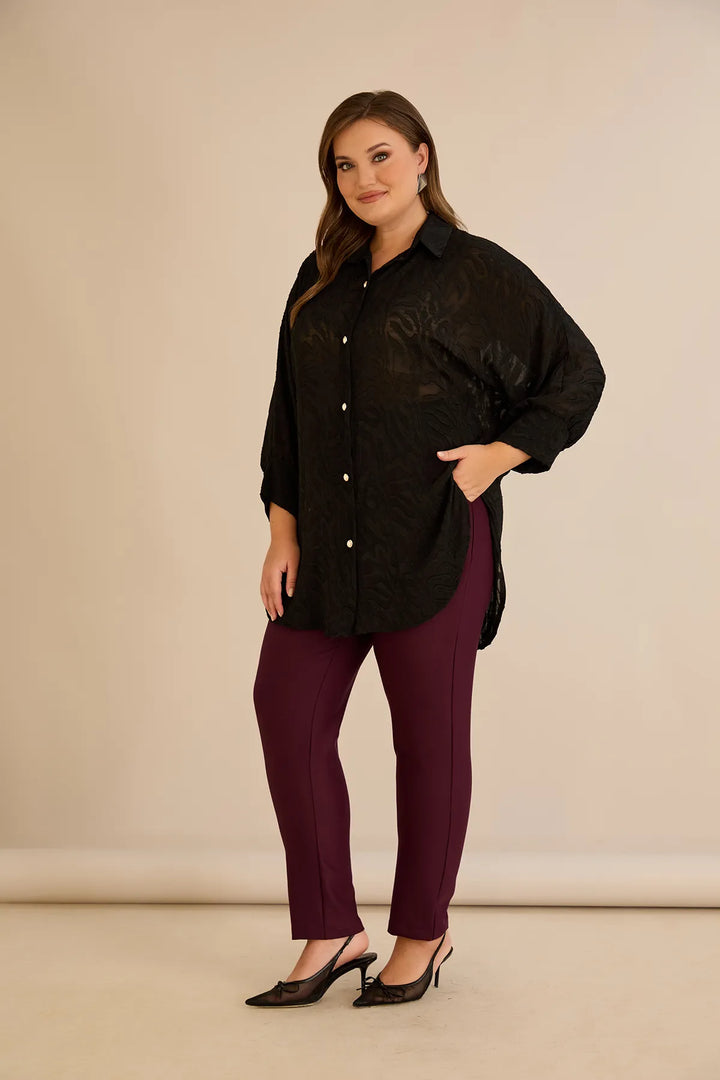 Stilska košulja s reljefnim uzorkom