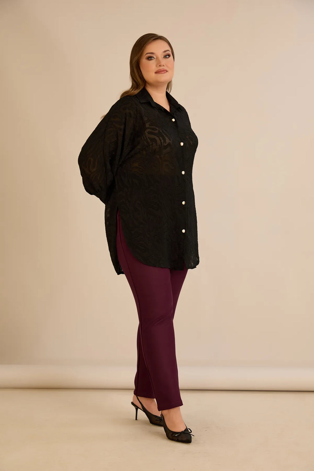 Stilska košulja s reljefnim uzorkom