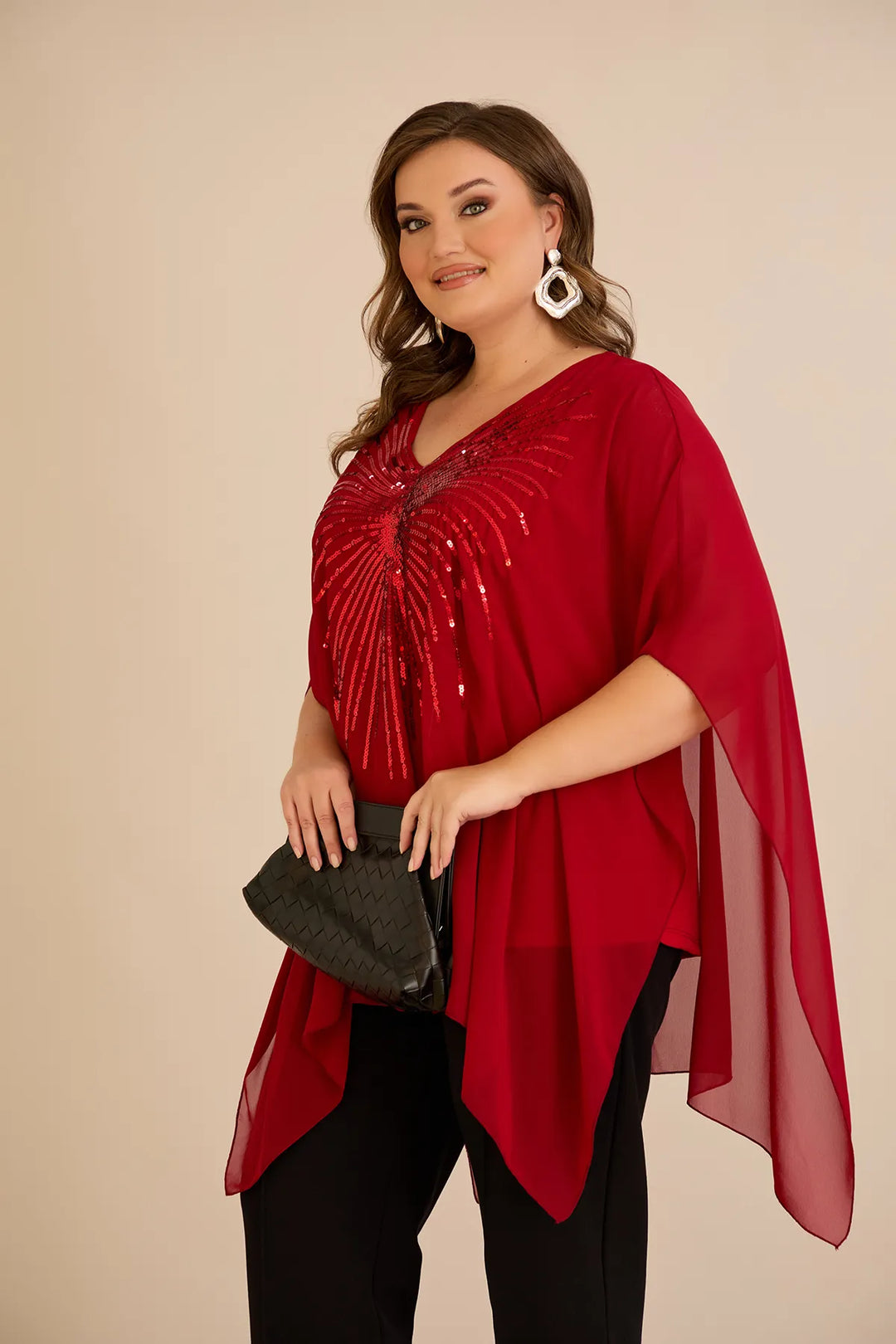 Svečana tunika s naglaskom od šljokica u ležernom kroju u crvenoj boji