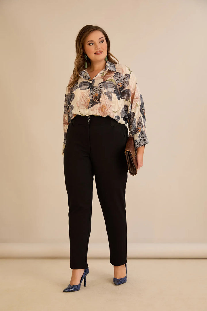 Pamučne hlače klasičnog kroja u crnoj boji