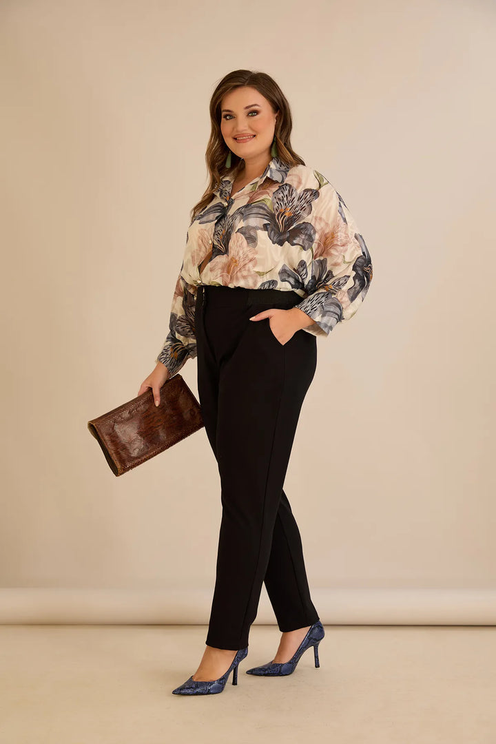 Pamučne hlače klasičnog kroja u crnoj boji