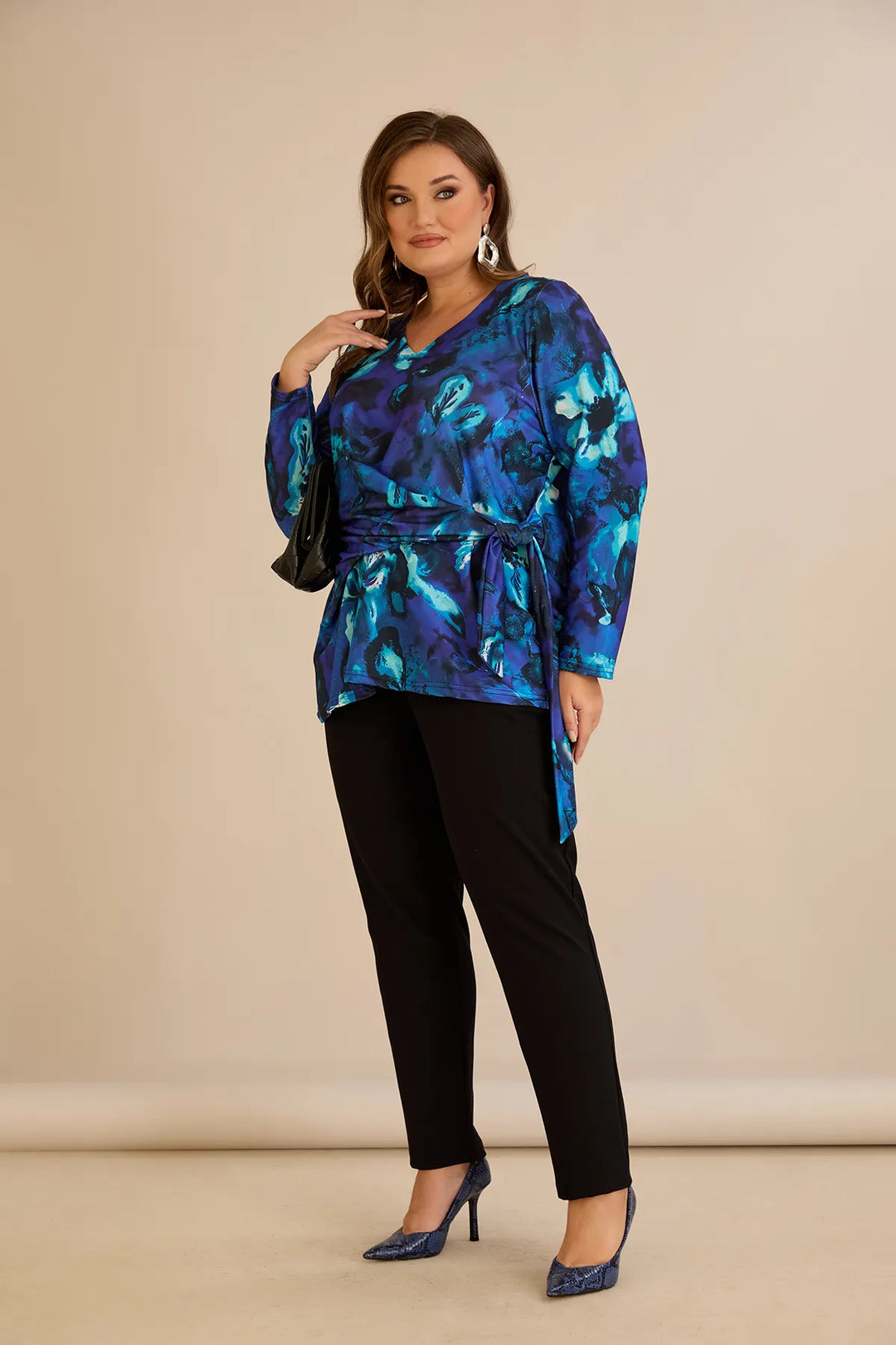 Bluza s vezicama u plavoj boji