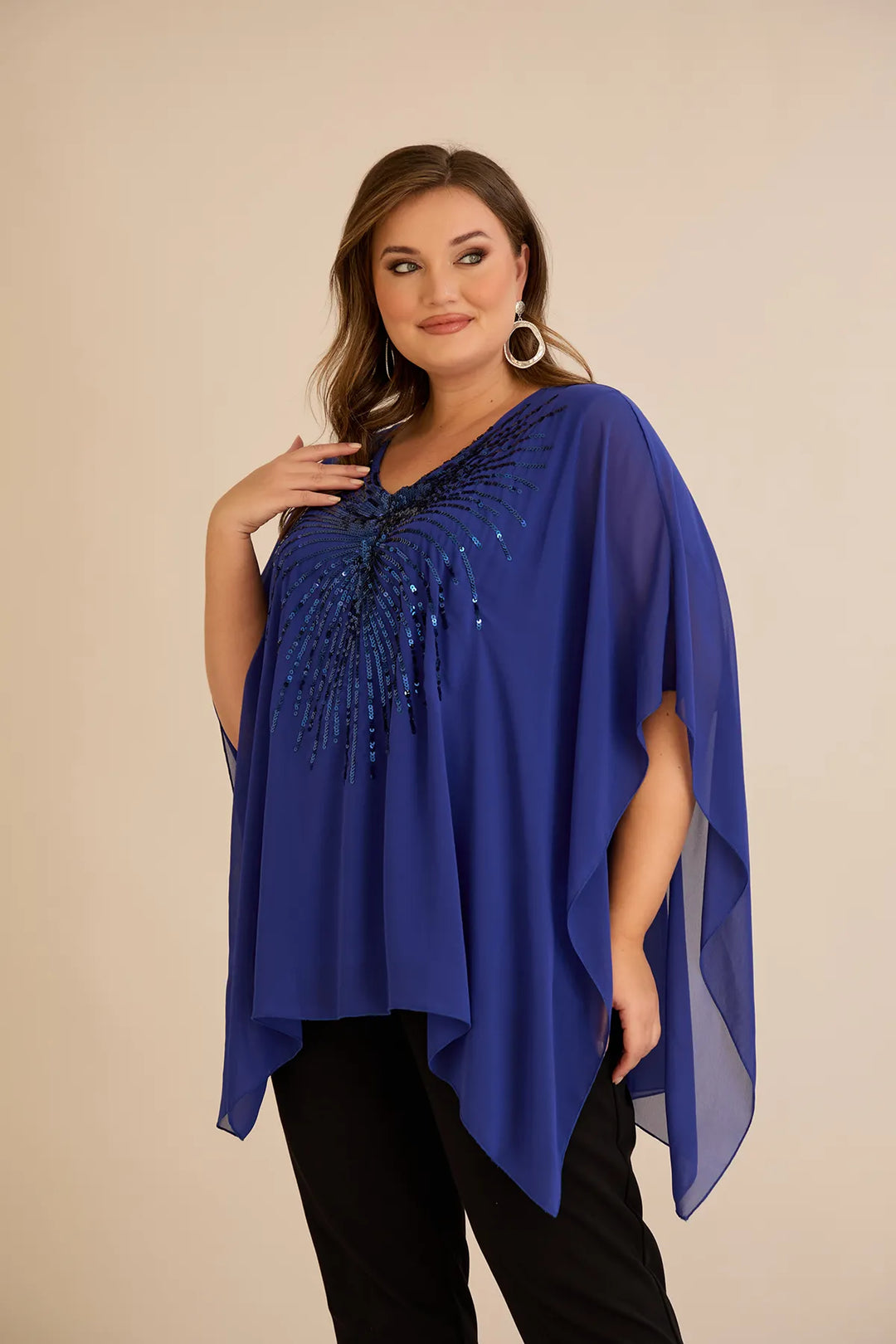 Svečana tunika s naglaskom od šljokica u ležernom kroju u plavoj boji