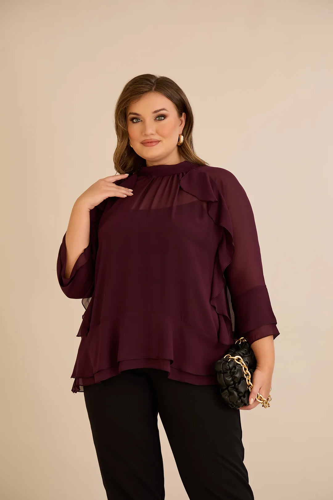 Elegantna šifonska bluza s volanima u bordo boji