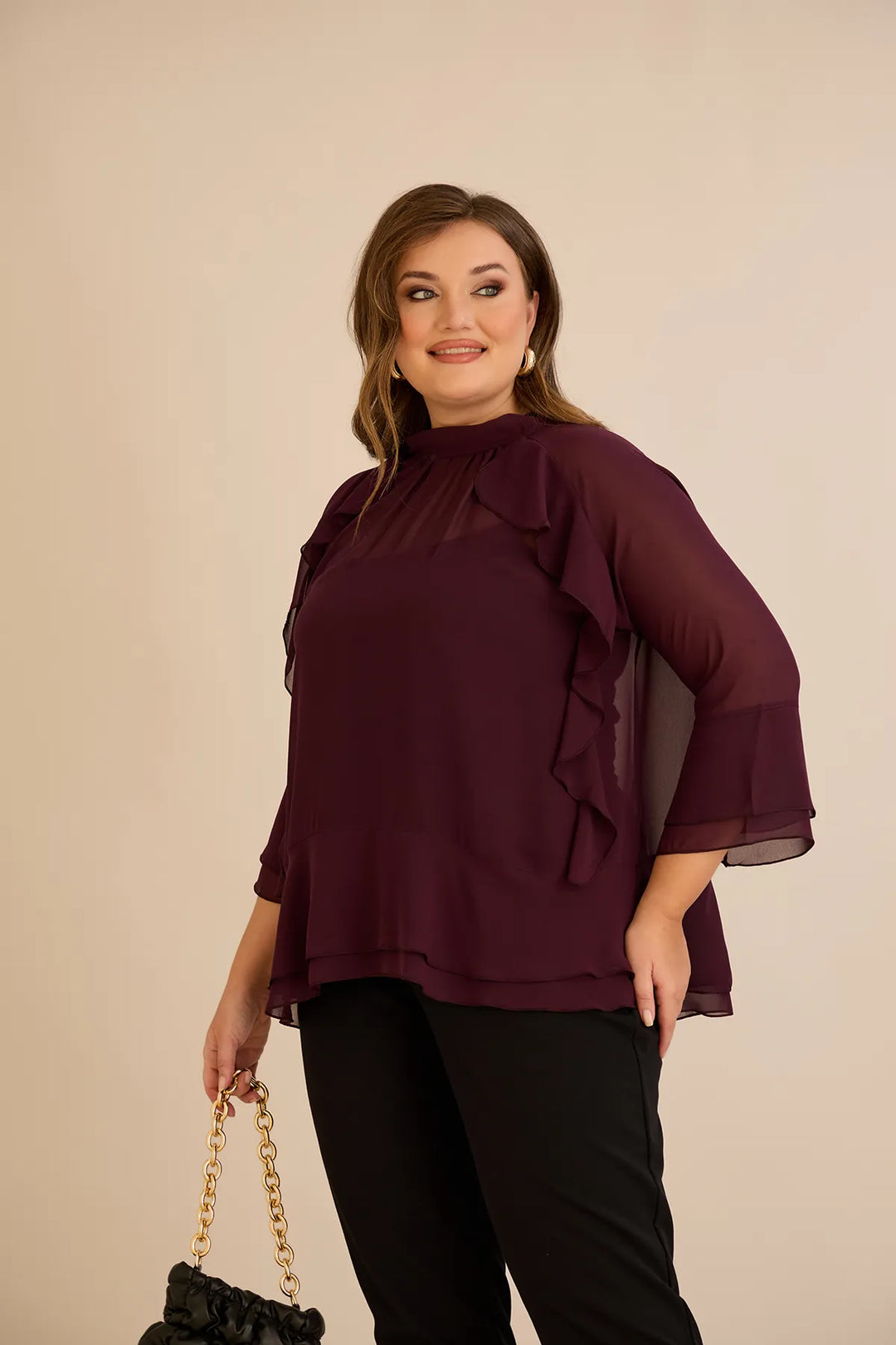 Elegantna šifonska bluza s volanima u bordo boji