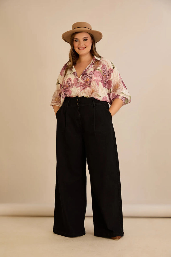 Elastične moderne traperice s širokim nogavicama u crnoj boji