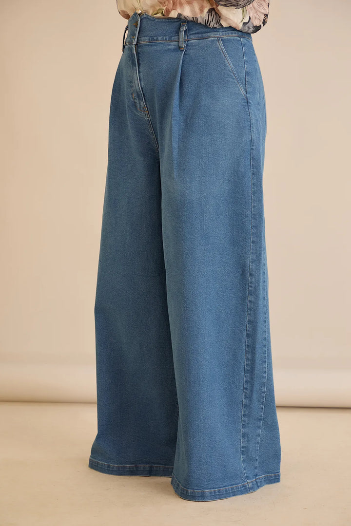 Elastične moderne traperice s širokim nogavicama u plavoj boji