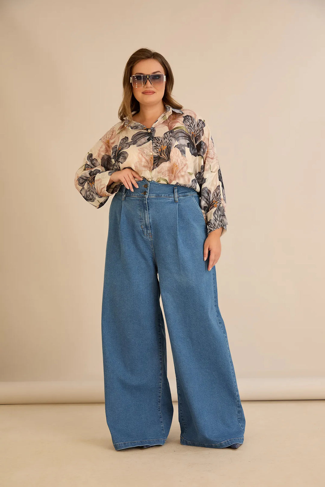 Elastične moderne traperice s širokim nogavicama u plavoj boji