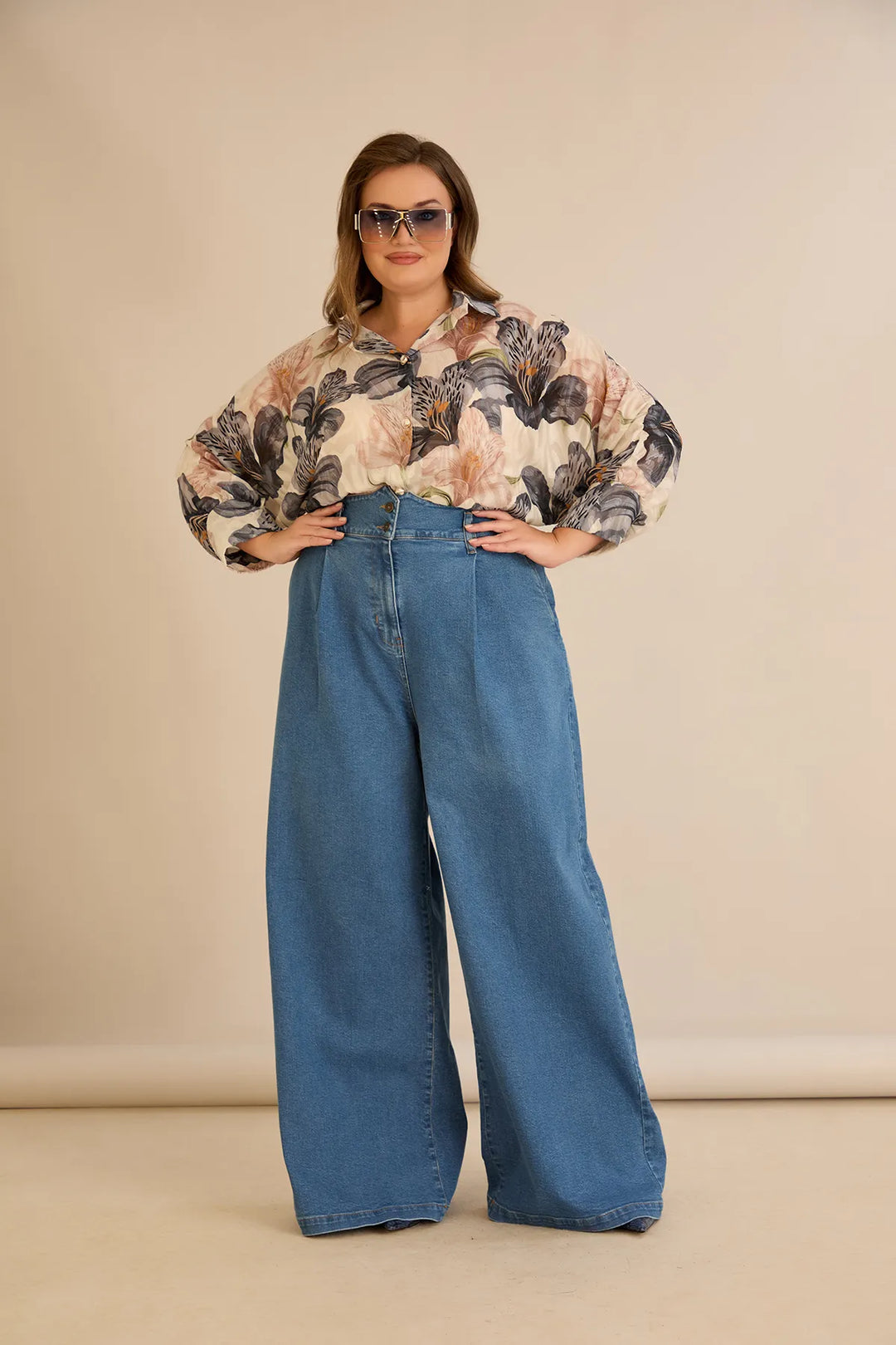 Elastične moderne traperice s širokim nogavicama u plavoj boji