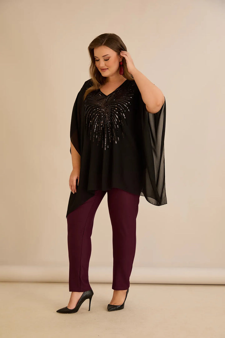 Svečana tunika s naglaskom od šljokica u ležernom kroju u crnoj boji